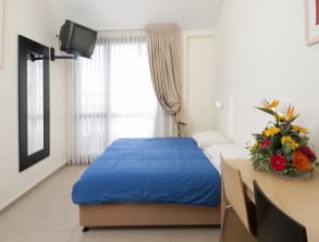 אכסניית%20אנ''א%20שלומי%20,%20שלומי